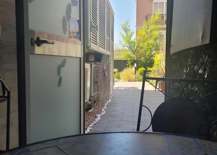 Tiny In - Magliana Rom